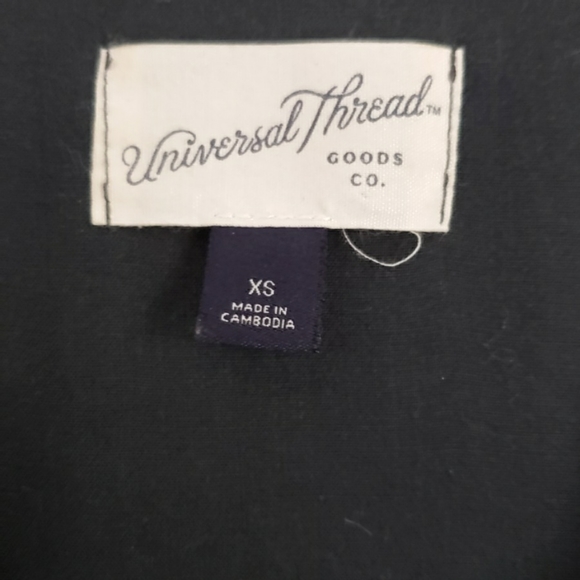 Universal Thread Split Neck Rayon Tank XS - Picture 5 of 7